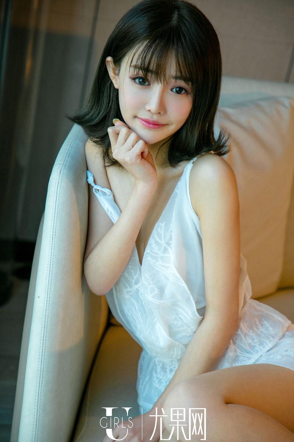 小仙女Tina暖暖来袭 白色毛线帽萌到缺氧