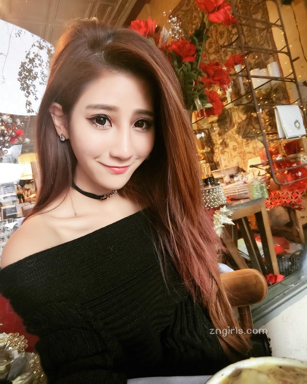 高人气正妹小乖 阳光靓丽私房照
