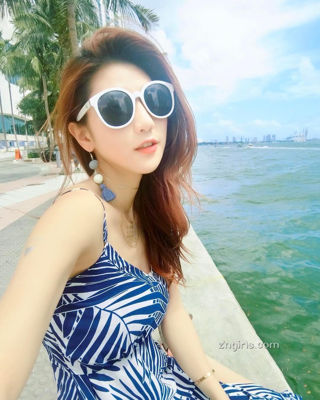 高人气正妹小乖 阳光靓丽私房照