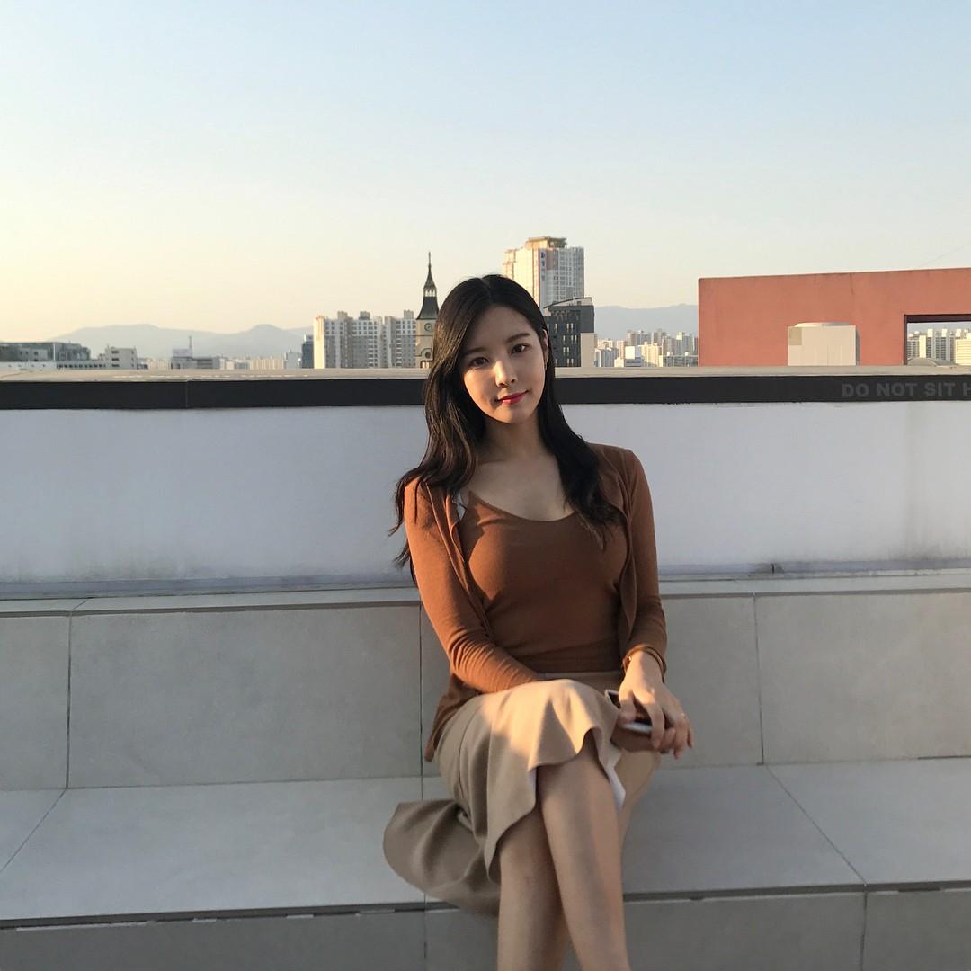 超完美花艺老师身材太好!海边大晒比基尼让网友激动