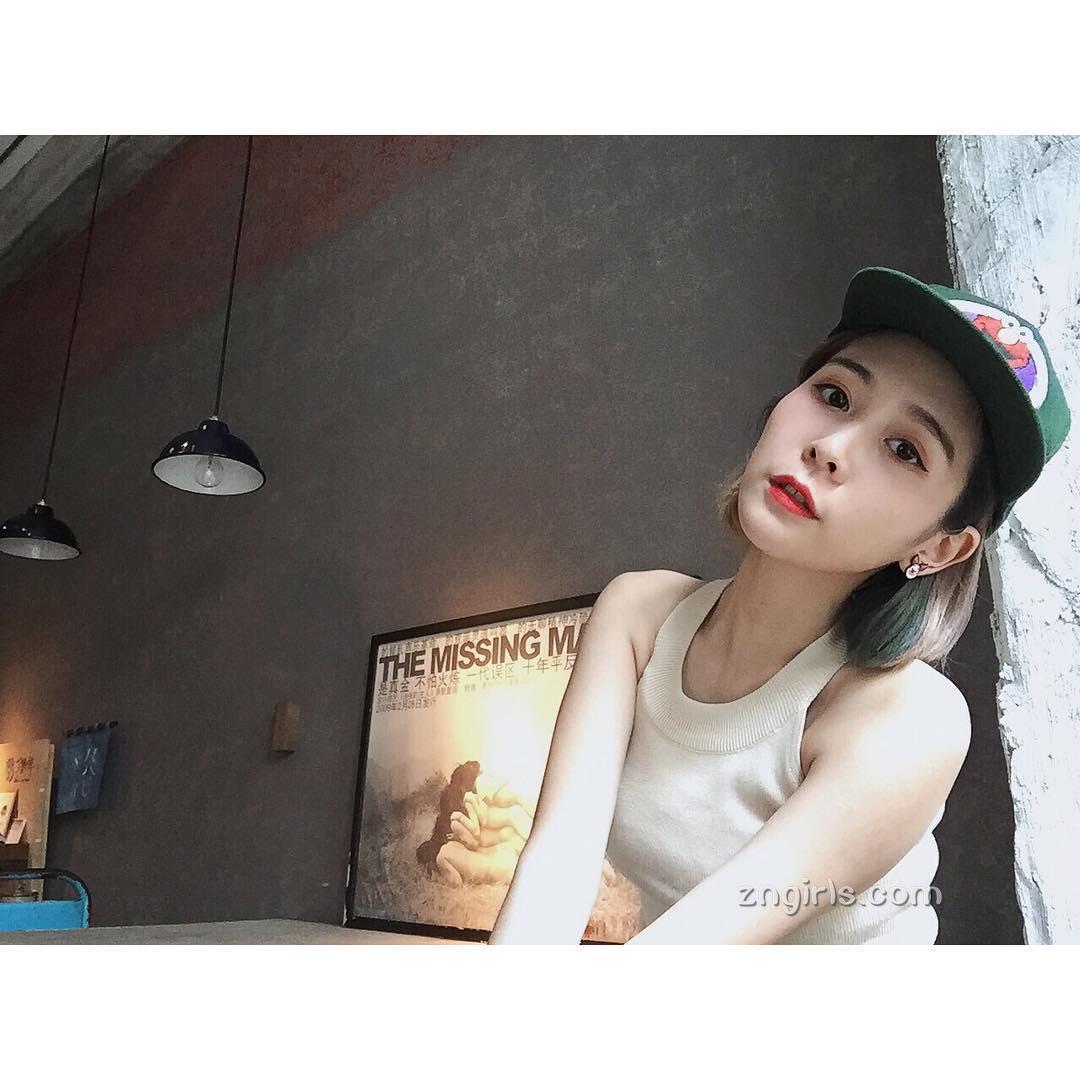 台湾美女刘璟莹 鬼灵精怪私房照