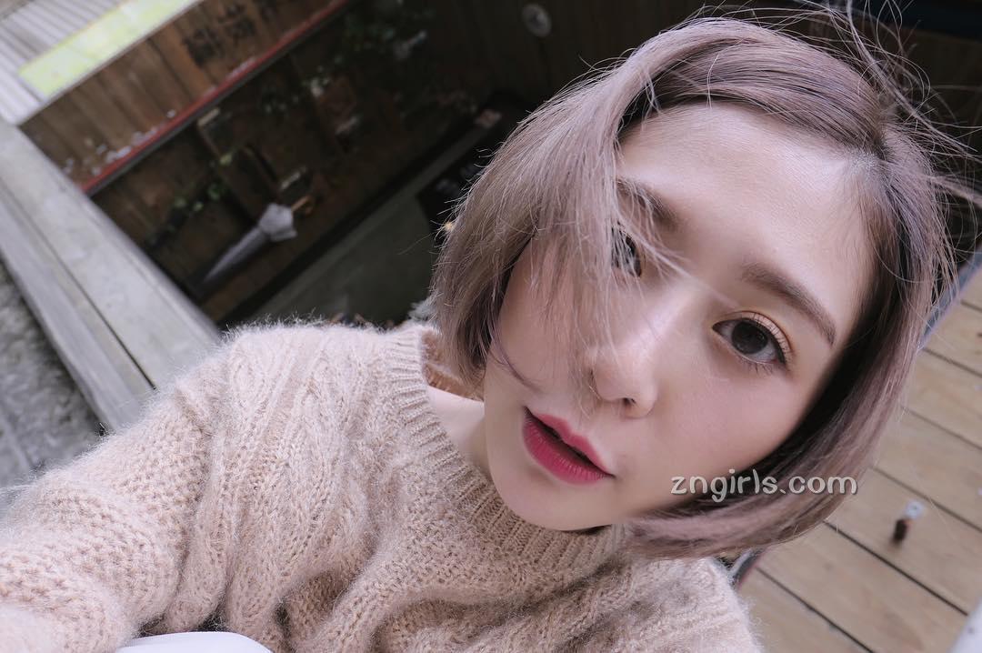 台湾美女刘璟莹 鬼灵精怪私房照