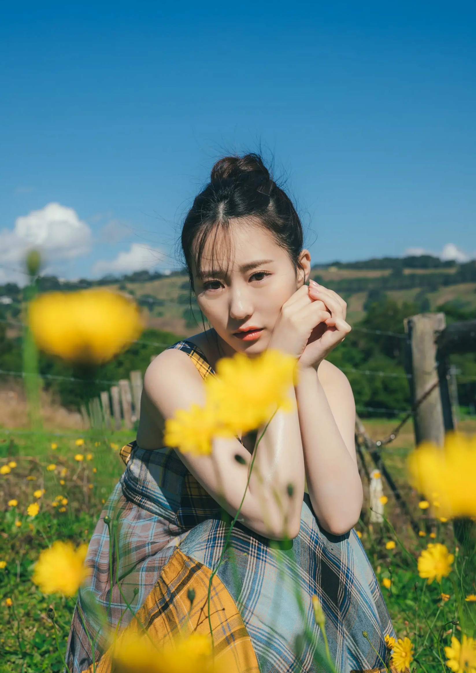 田中美久 - 也想更随性地,日系清纯泳装写真,清新夏日池畔性感风格,捕捉灵动迷人瞬间