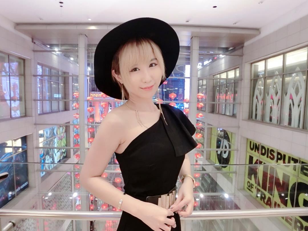 李佩怡- 迷人「魅惑电眼」收服粉丝的心!