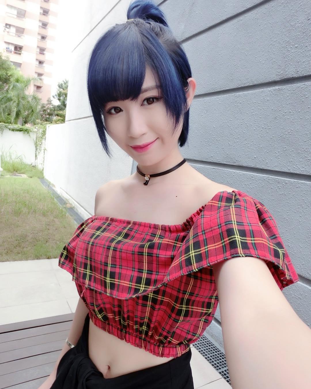 李佩怡- 迷人「魅惑电眼」收服粉丝的心!