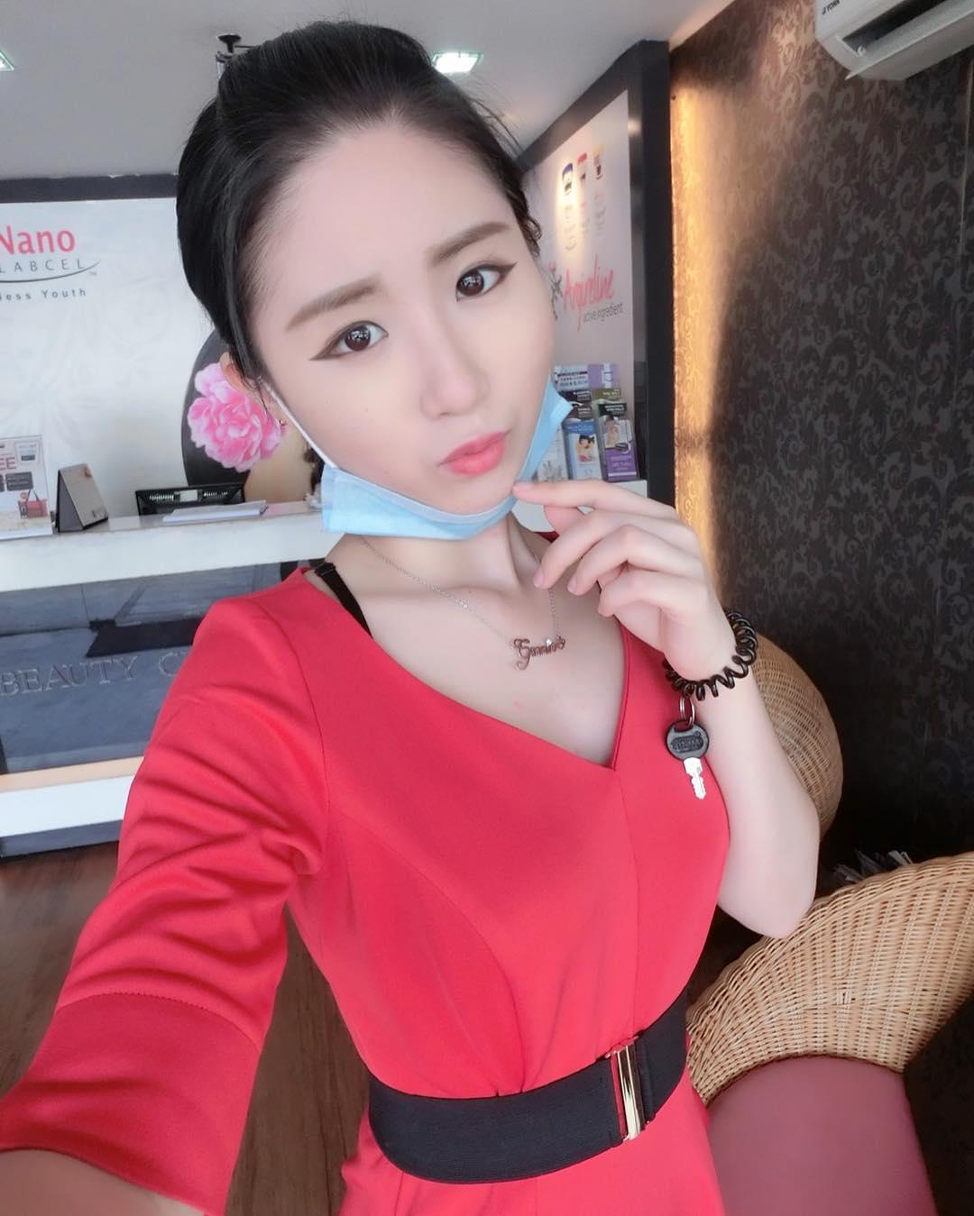 李佩怡- 迷人「魅惑电眼」收服粉丝的心!