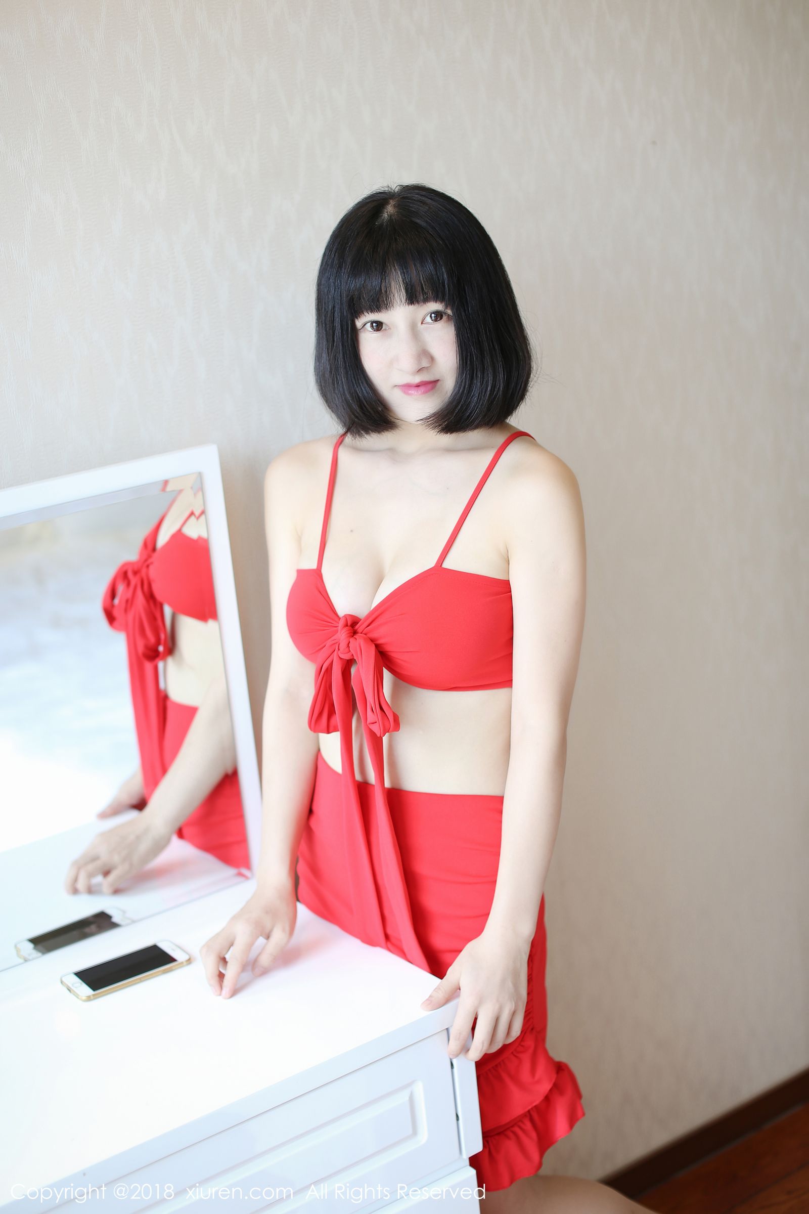 新人模特小探戈 眉眼含春皮肤细润