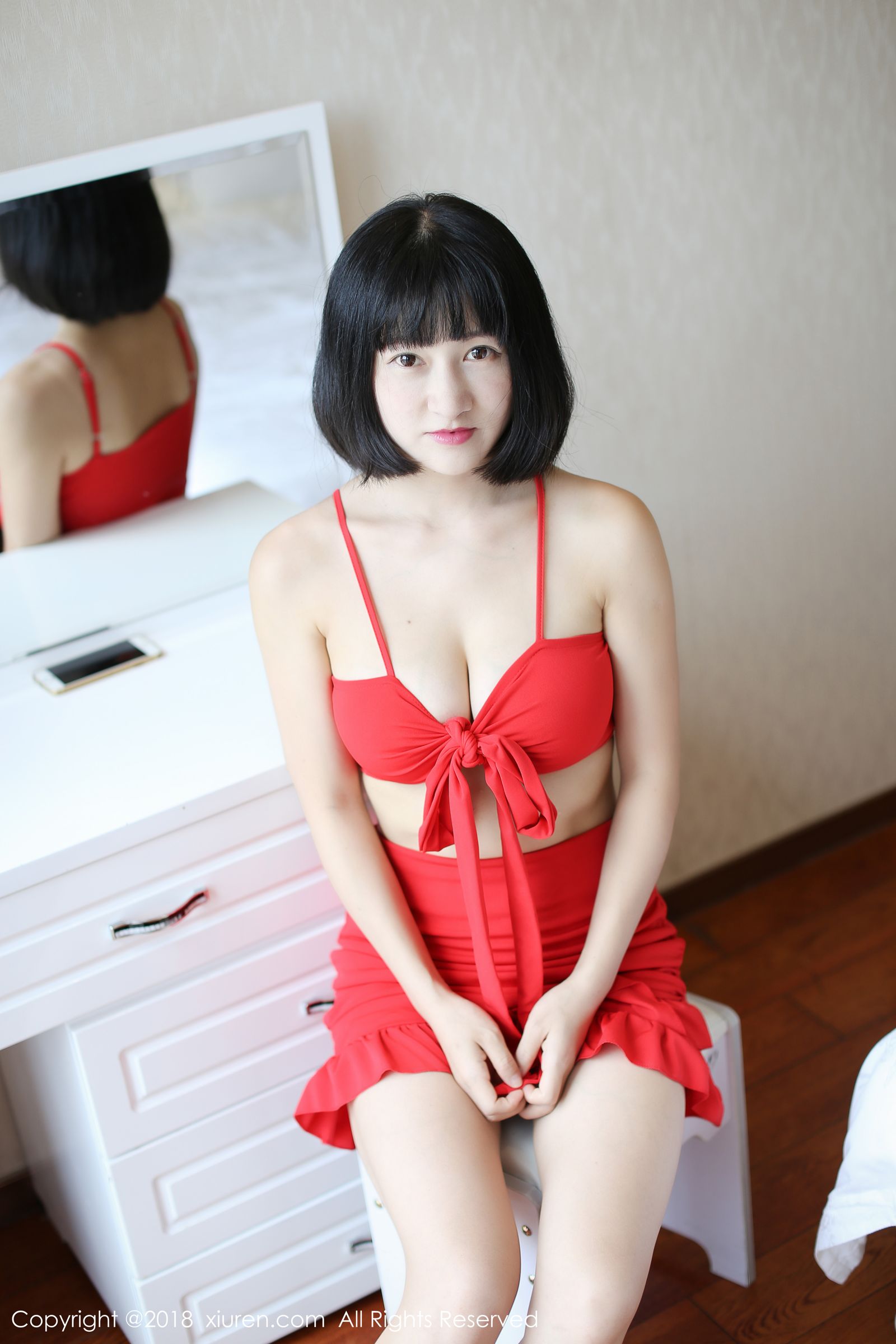 新人模特小探戈 眉眼含春皮肤细润