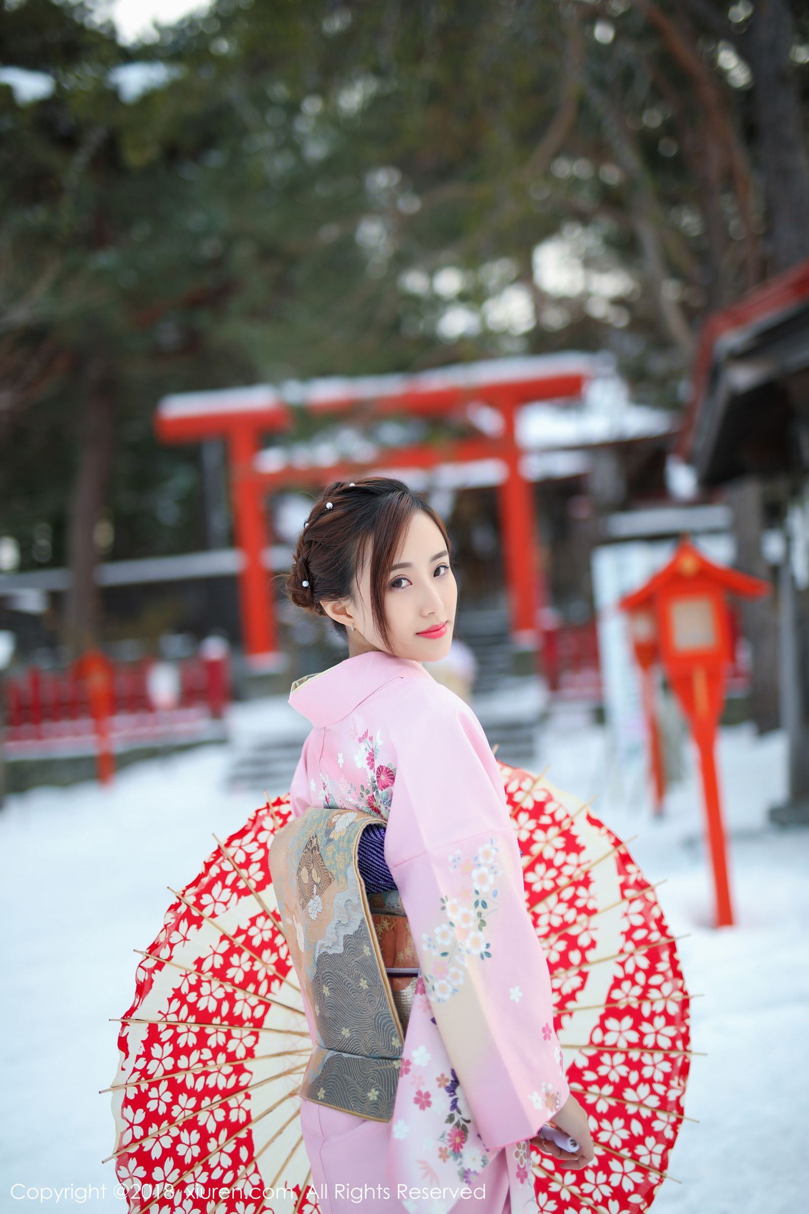 丽质美女猫宝 冰天雪地比基尼