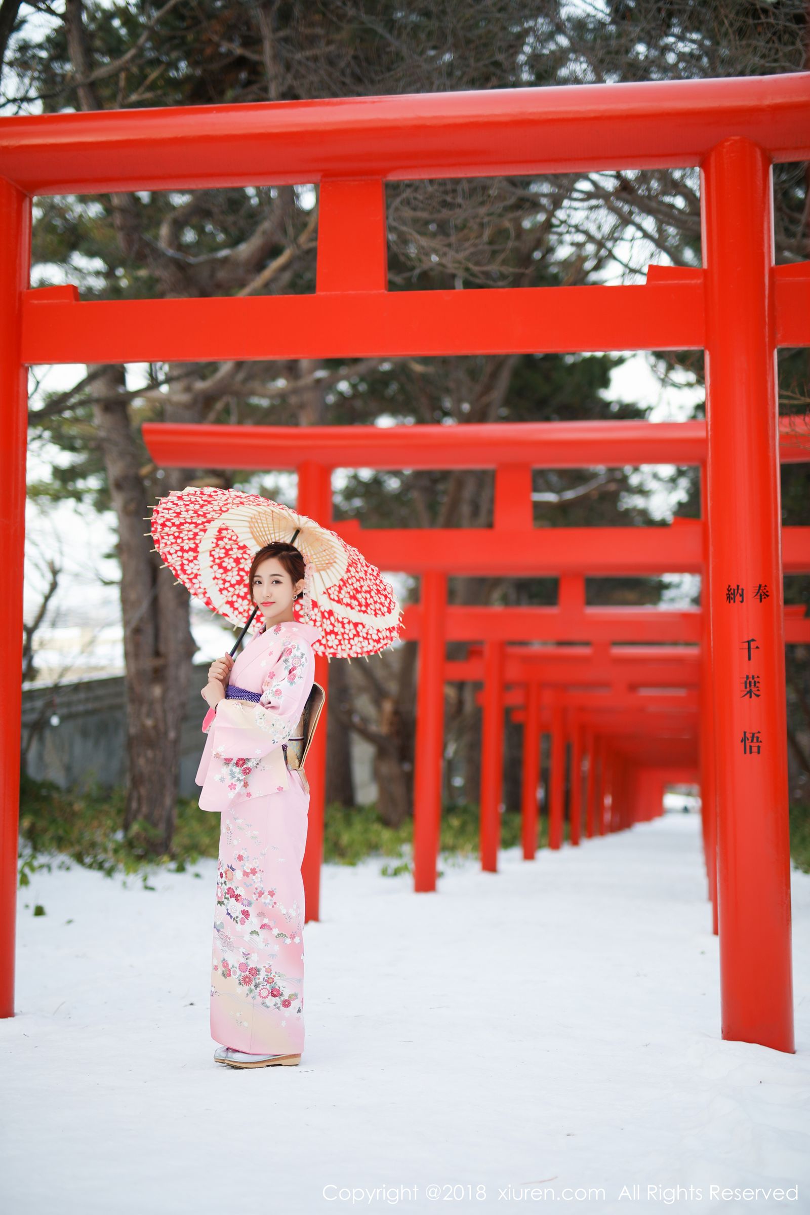 丽质美女猫宝 冰天雪地比基尼