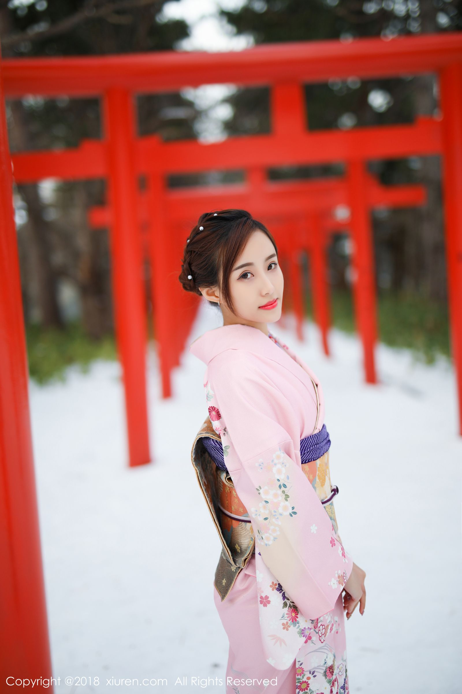 丽质美女猫宝 冰天雪地比基尼