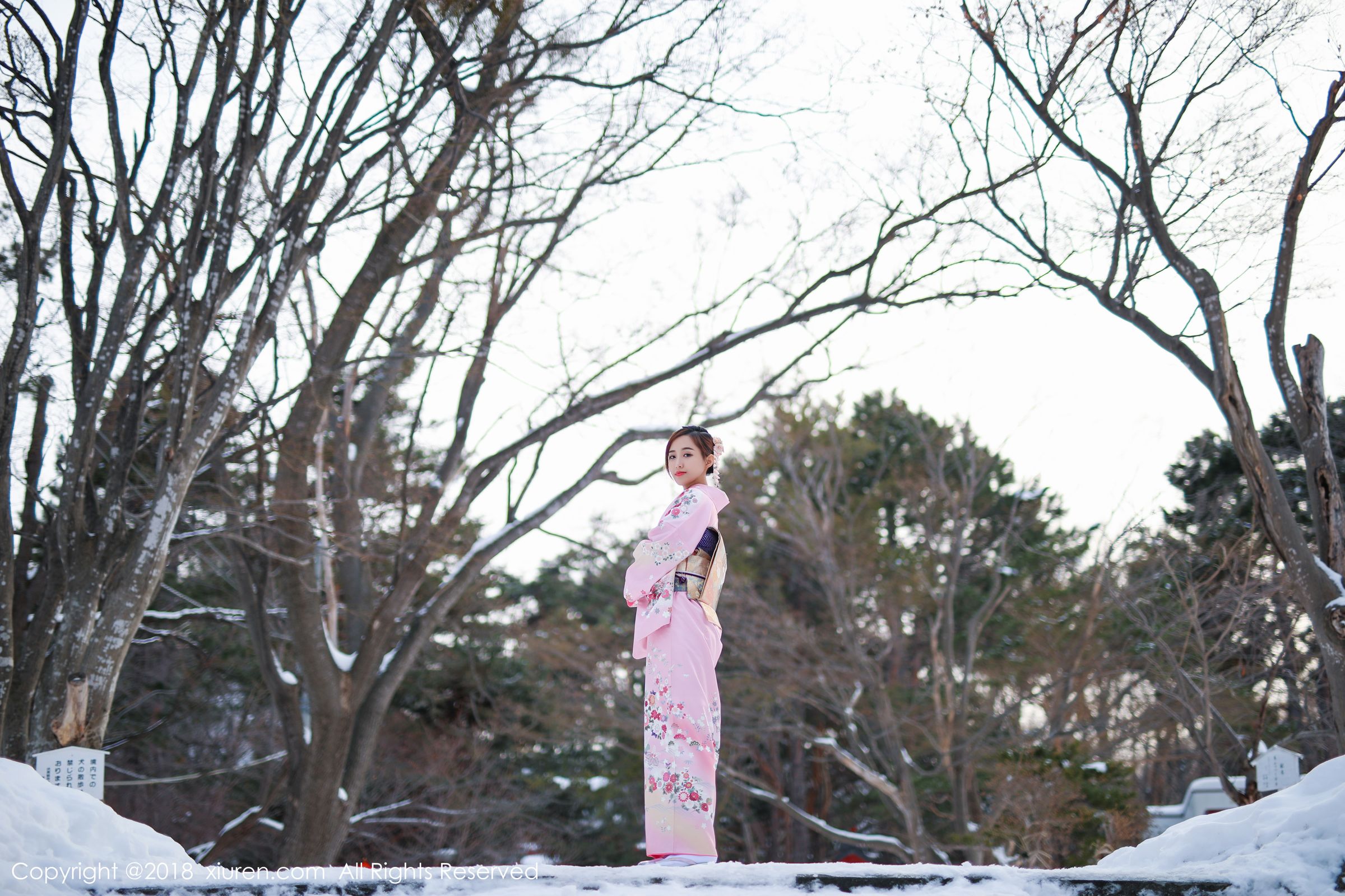 丽质美女猫宝 冰天雪地比基尼