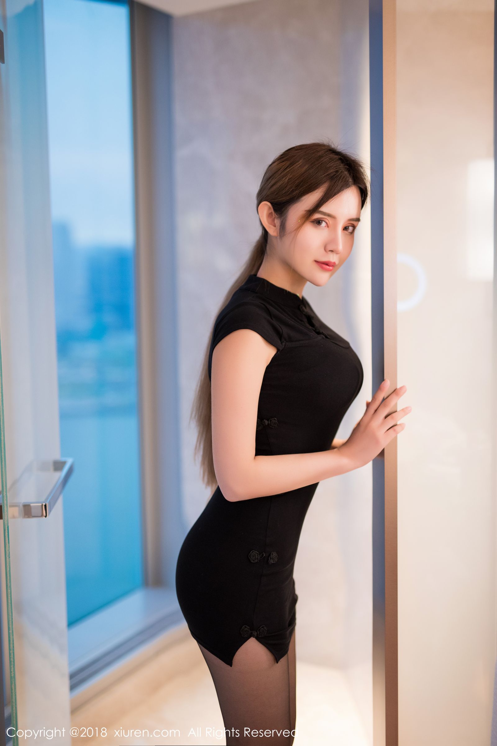 宅男女神卓娅祺 含蓄旗袍黑丝魅力
