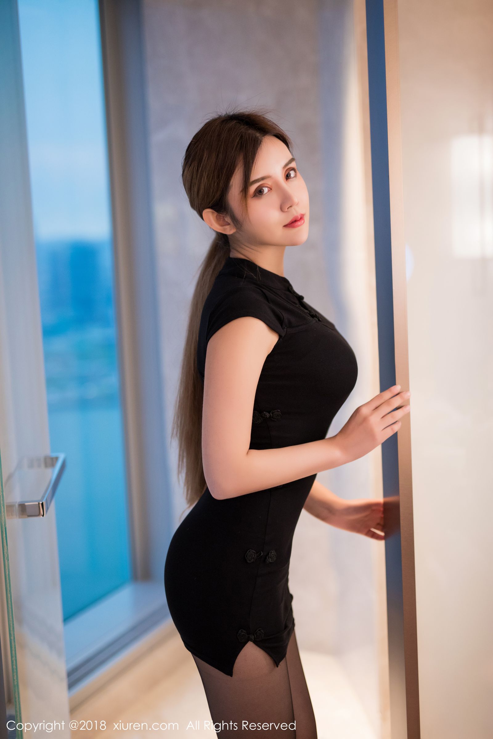 宅男女神卓娅祺 含蓄旗袍黑丝魅力