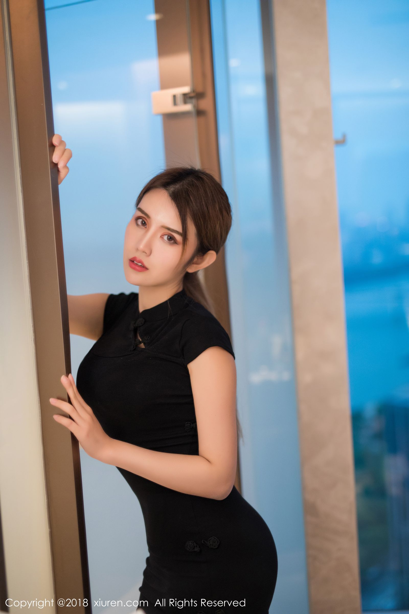 宅男女神卓娅祺 含蓄旗袍黑丝魅力