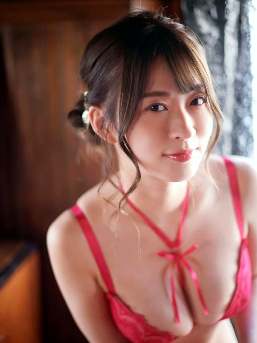 メイリ - 彼女と官能的な时间:浴室湿发诱惑与室内私房性感写真