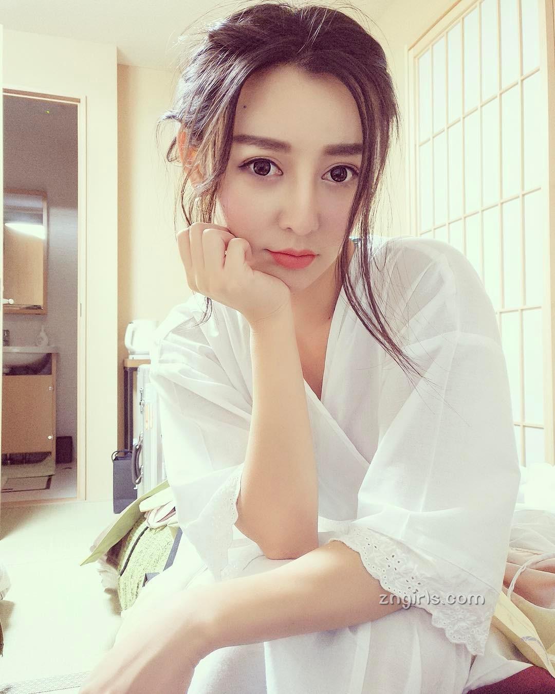 赵沙沙- 比基尼辣照美到想让人求婚