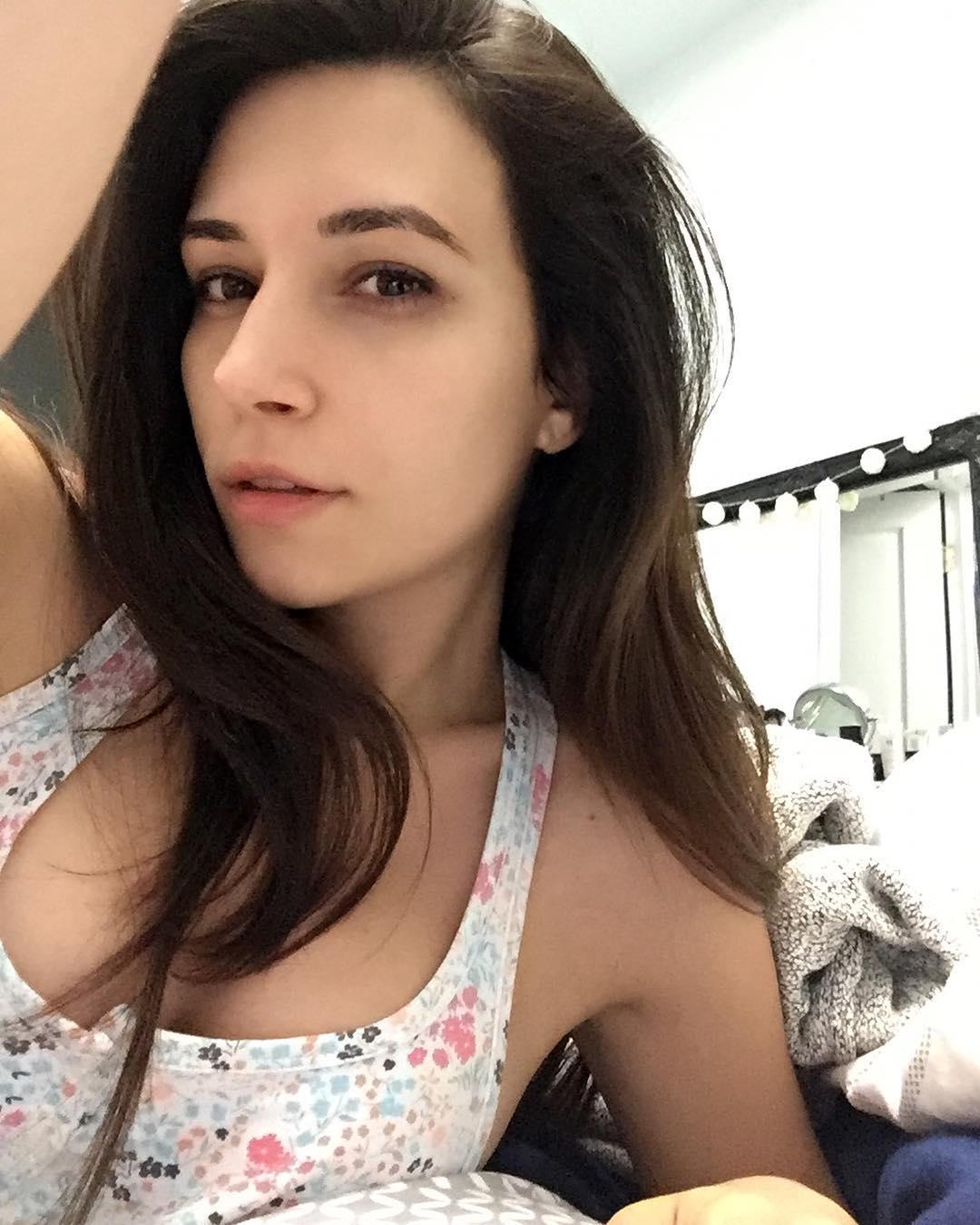 想一起激战!电玩直播妹「Alinity Divine」清新自然
