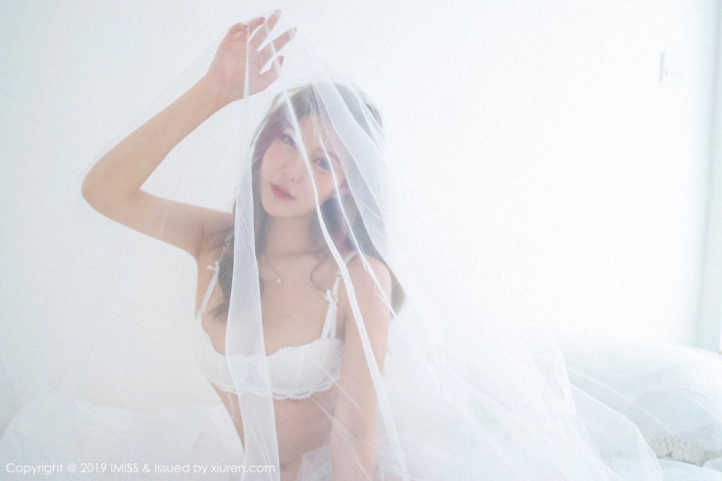 气质美女Cccil 丝袜美腿不要错过