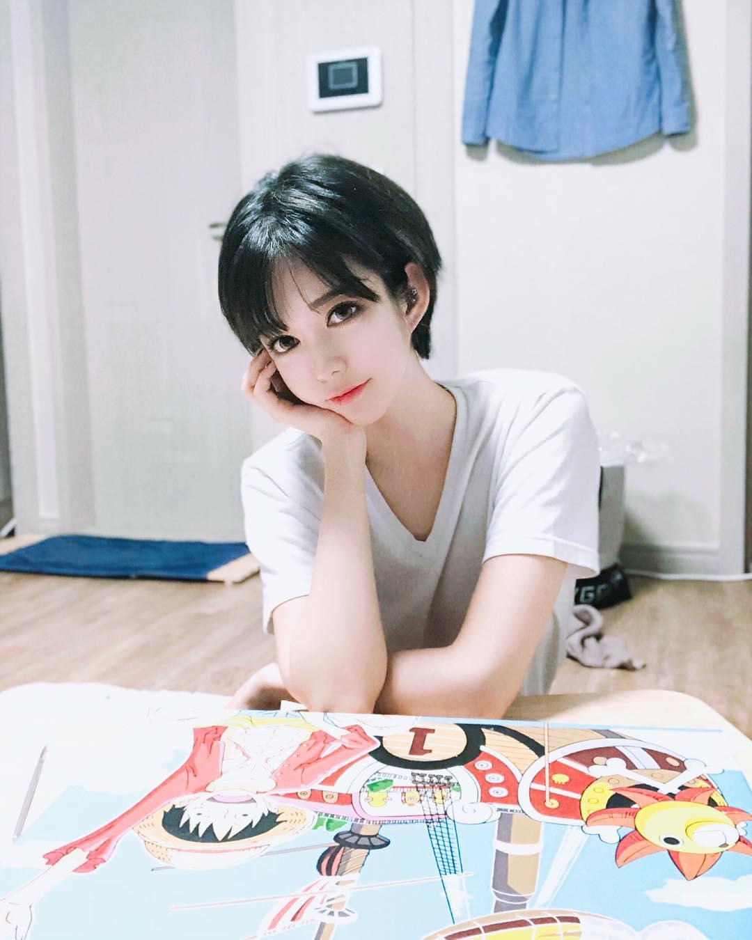 韩国短发美人崔疎曳私房照