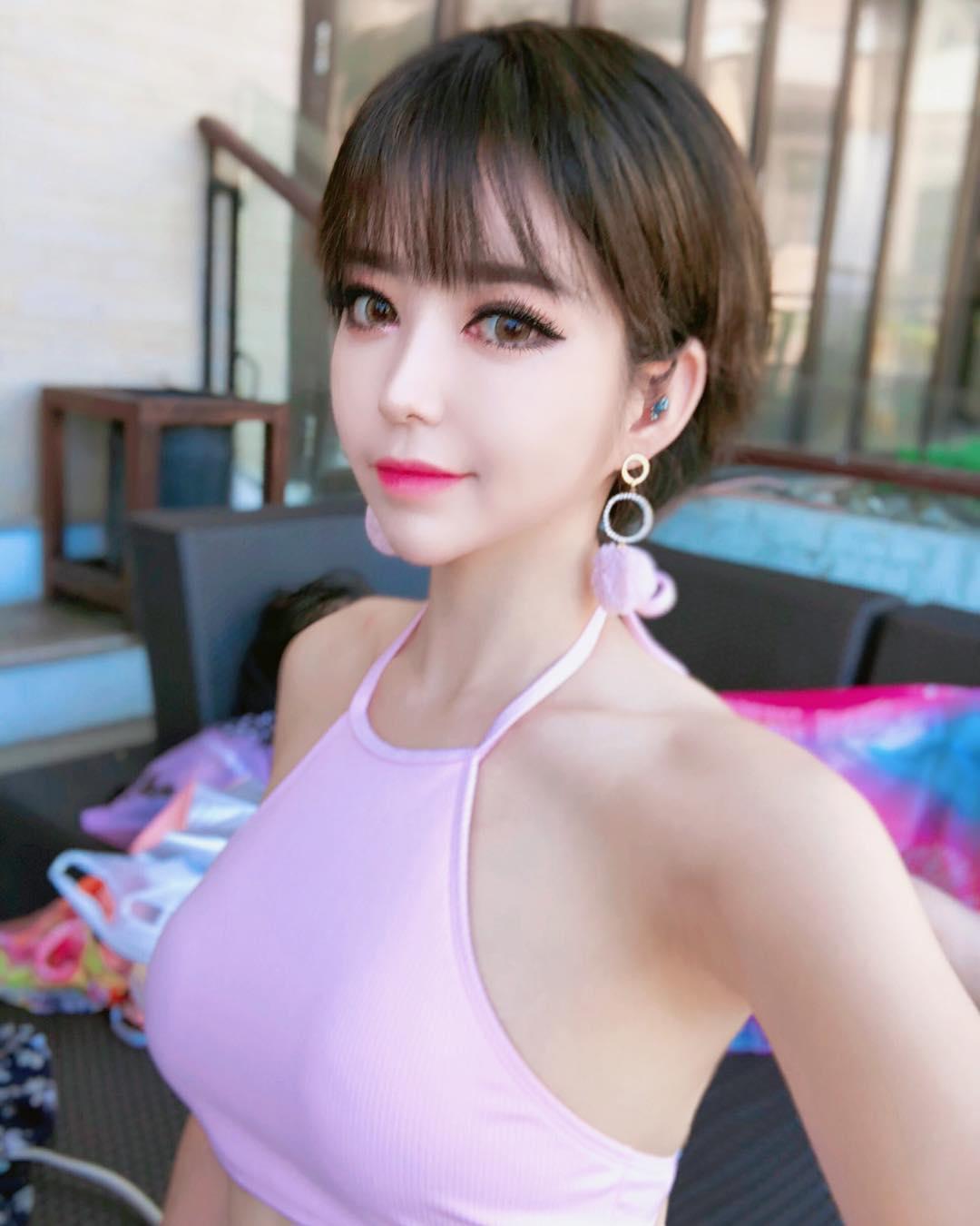 韩国短发美人崔疎曳私房照