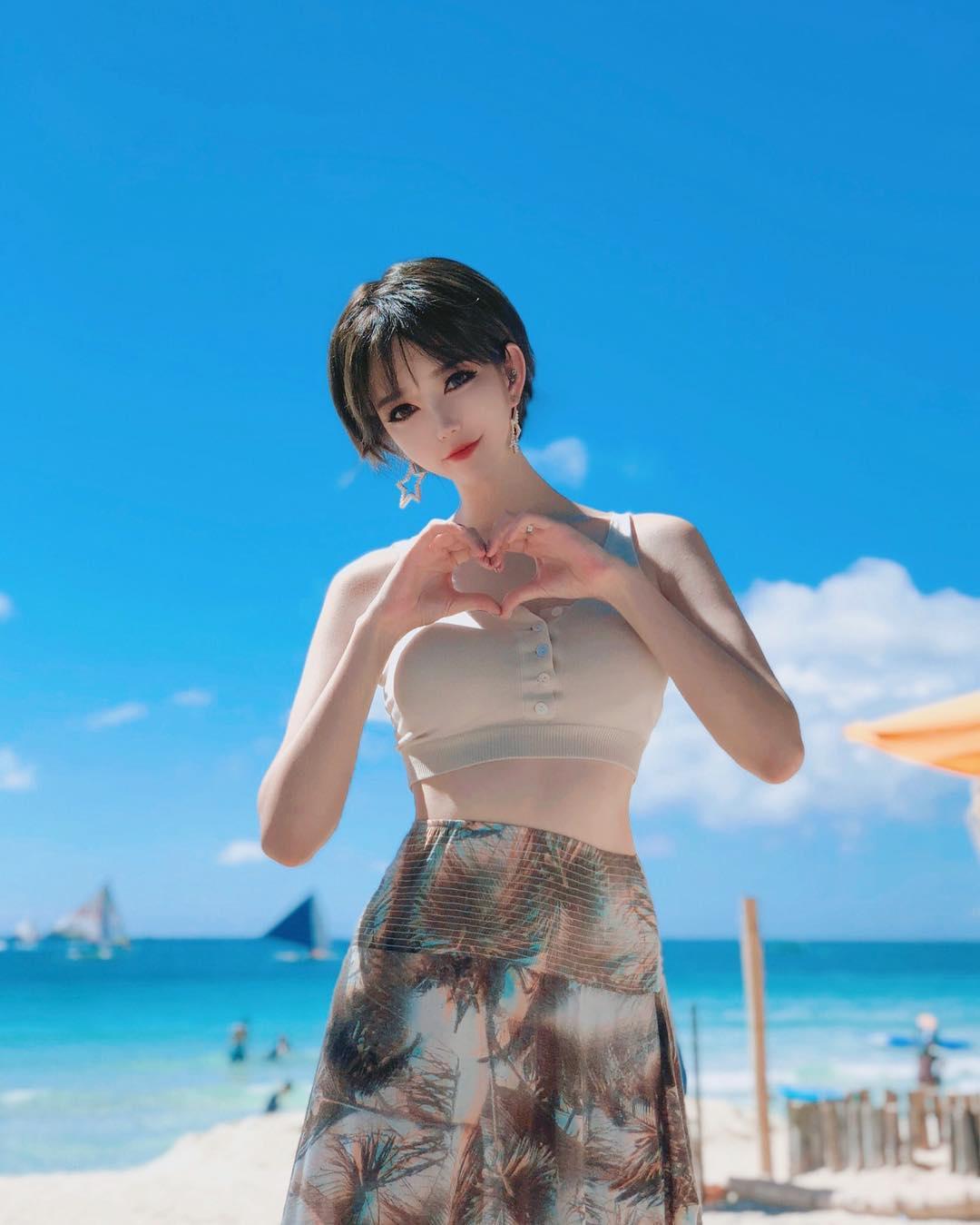 韩国短发美人崔疎曳私房照