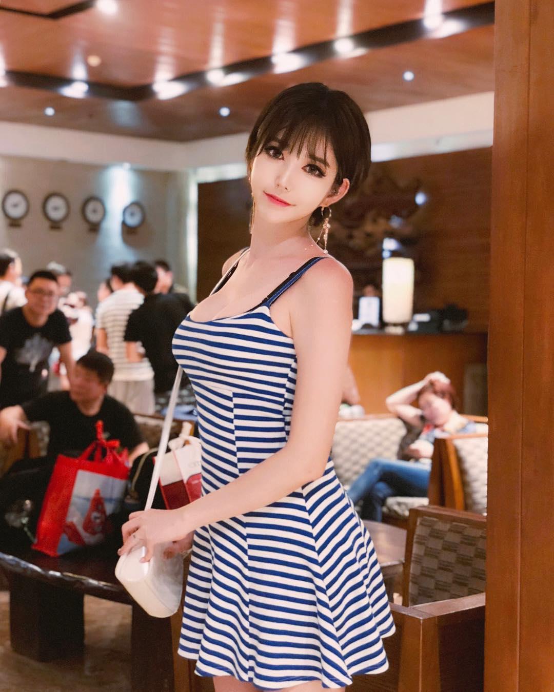 韩国短发美人崔疎曳私房照