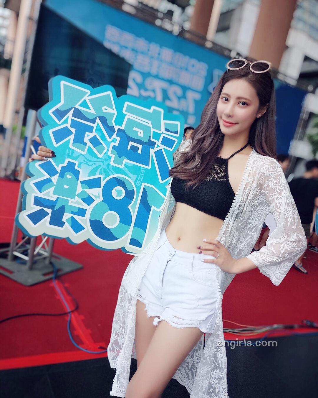 高挑正妹杨黛比 夏天94要看比基尼!