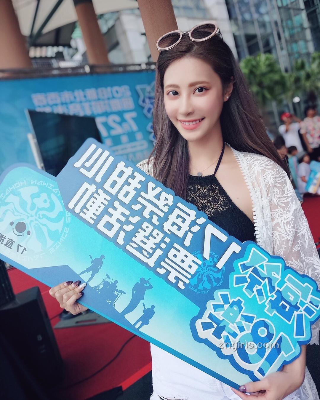 高挑正妹杨黛比 夏天94要看比基尼!