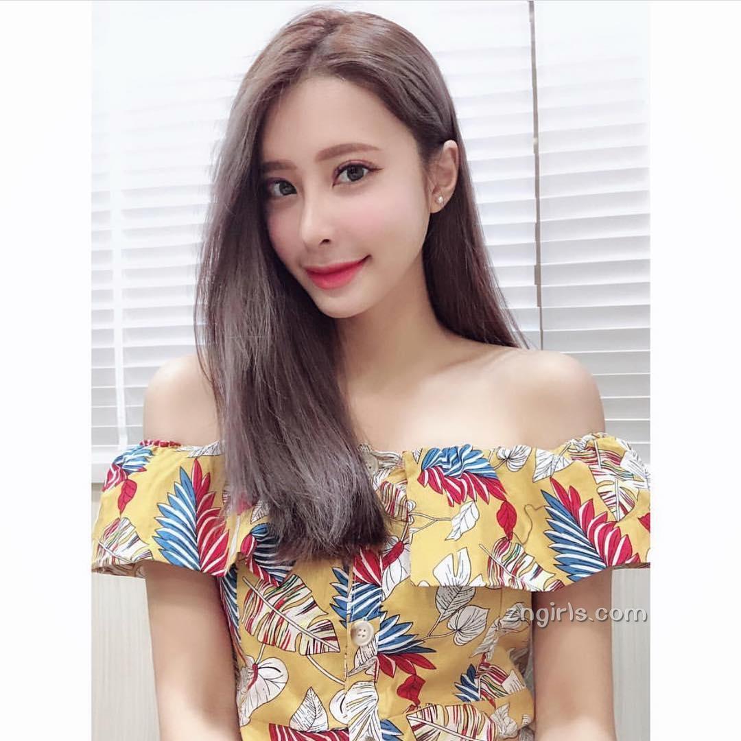 高挑正妹杨黛比 夏天94要看比基尼!