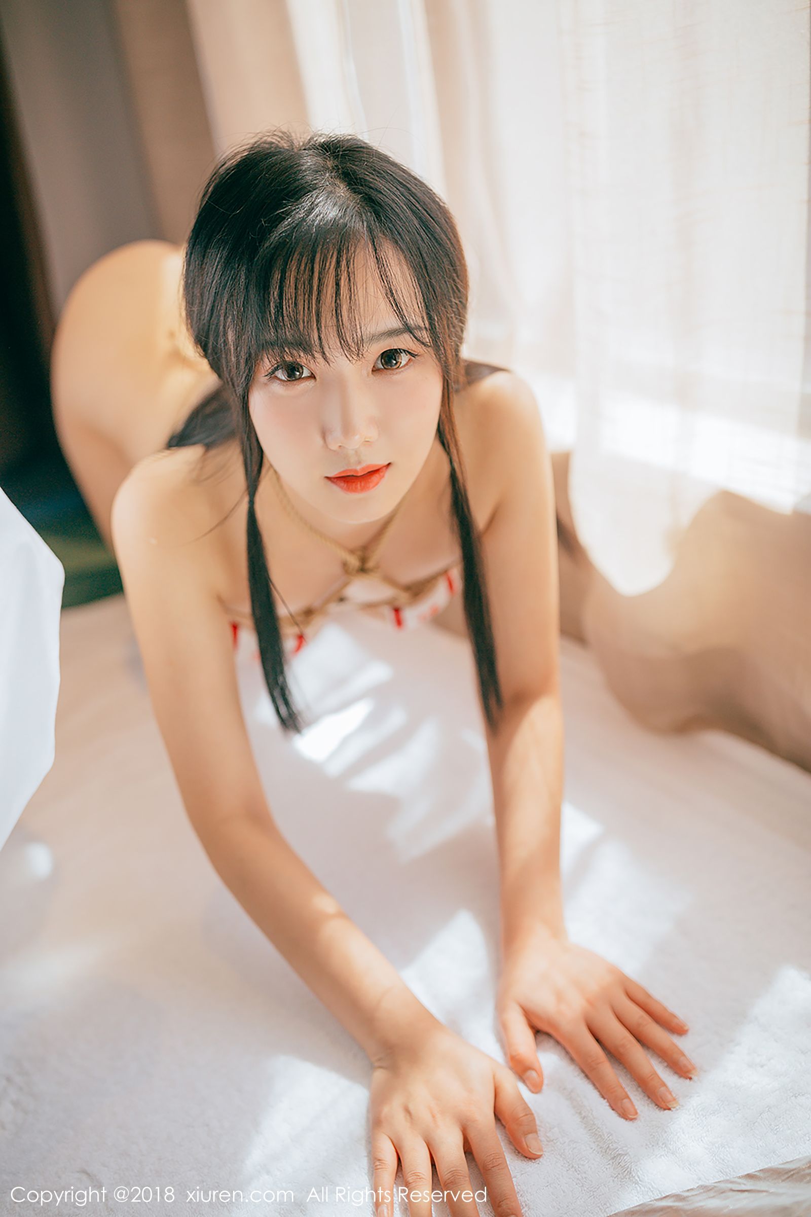 新晋女神徐微微 麻绳紧缚真空出镜