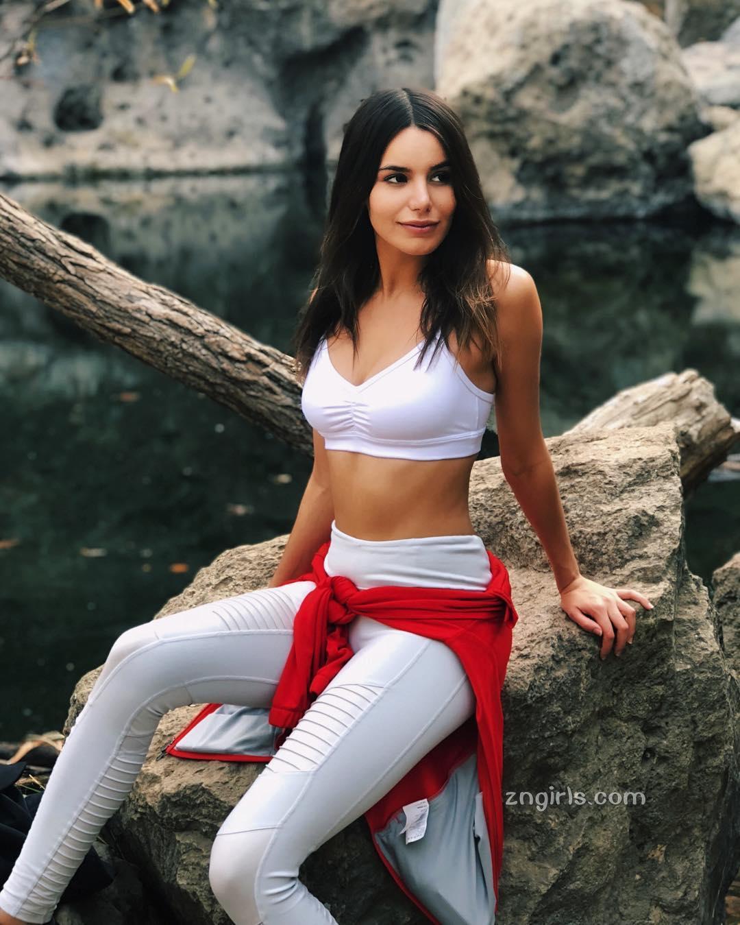 Madison Reed- 长腿气质美模私房照