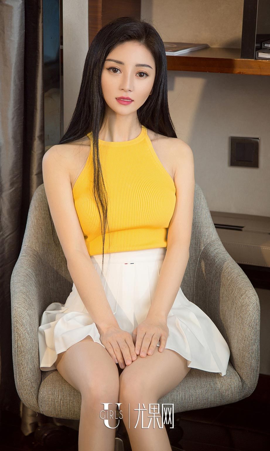长颈冰美人Lilian 嘴角上扬亦冷亦暖