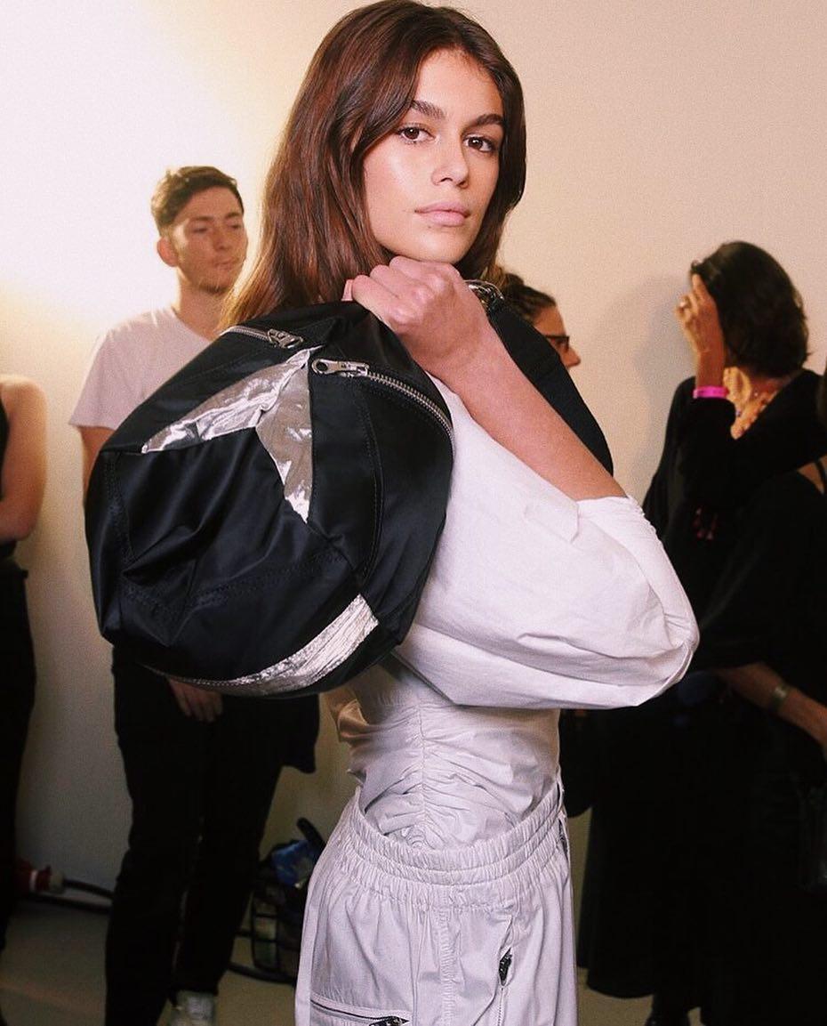 Kaia Gerber- 最美星二代配备不科学逆天长腿