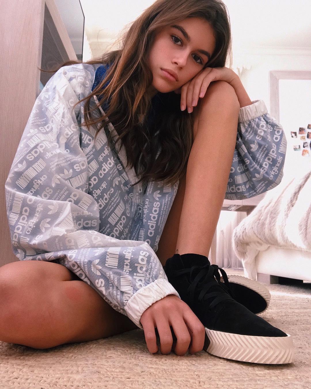 Kaia Gerber- 最美星二代配备不科学逆天长腿