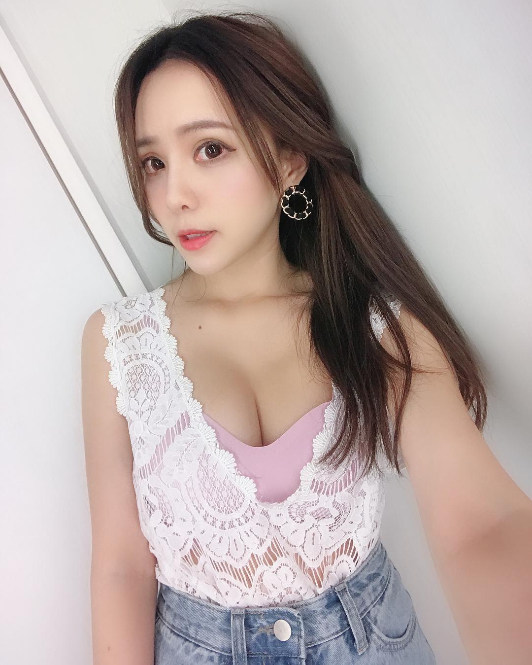 赖培培- 爱穿比基尼的核弹级正妹