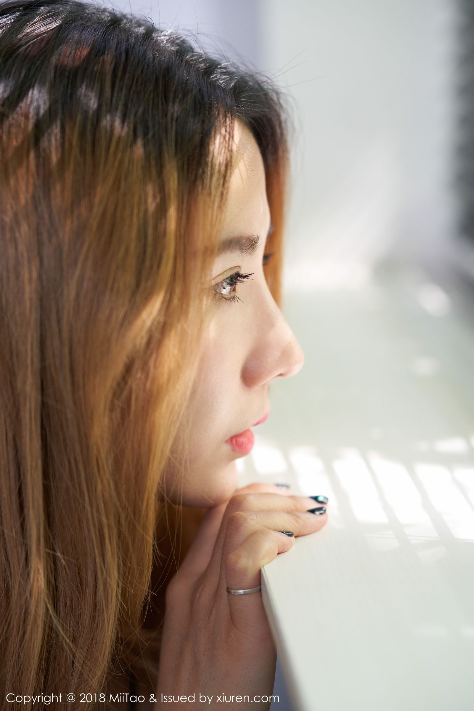 蜜桃社新人梦梦Momo 高挑身材细腰美腿