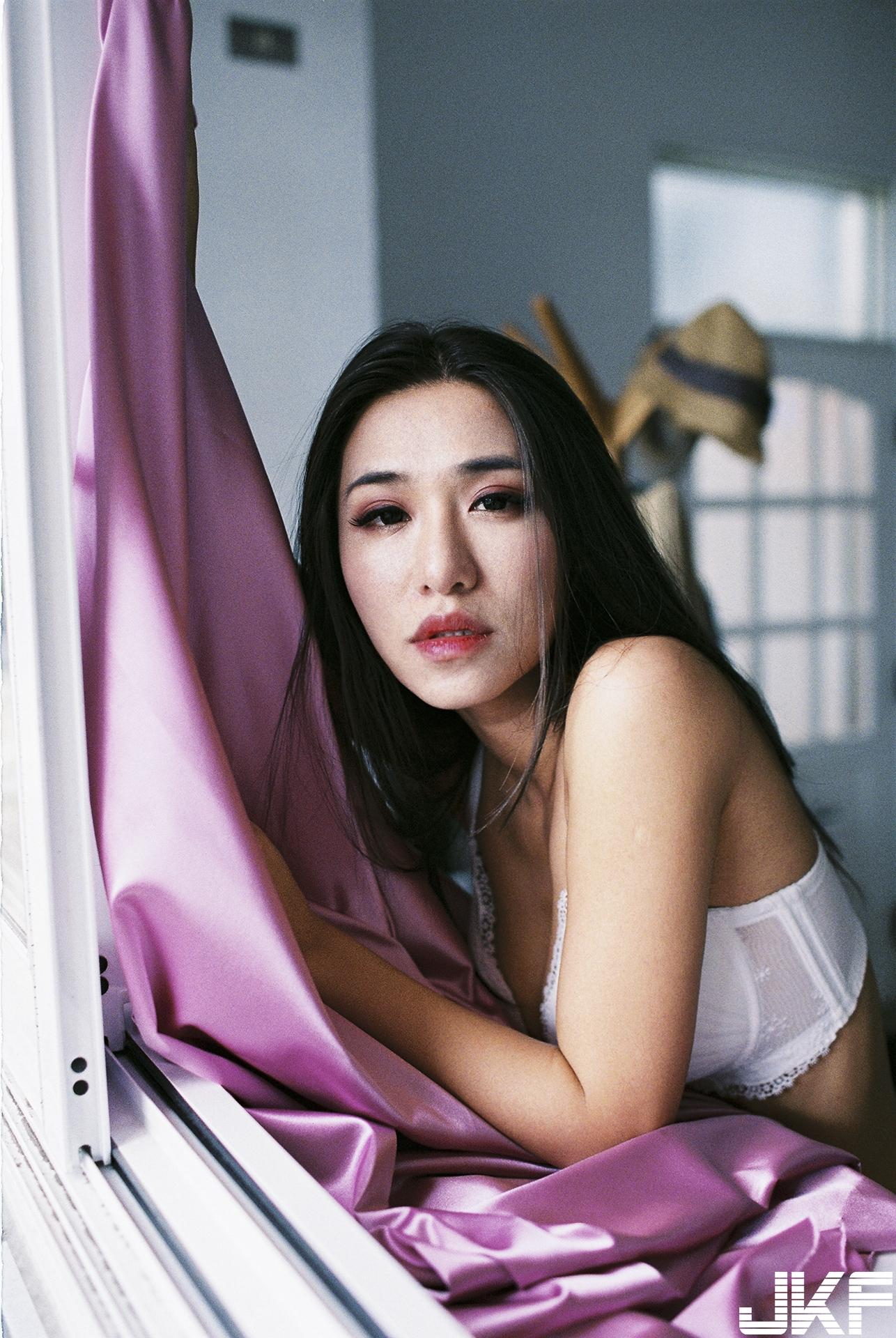 Aqq Cami- 宁静温柔的性感氛围
