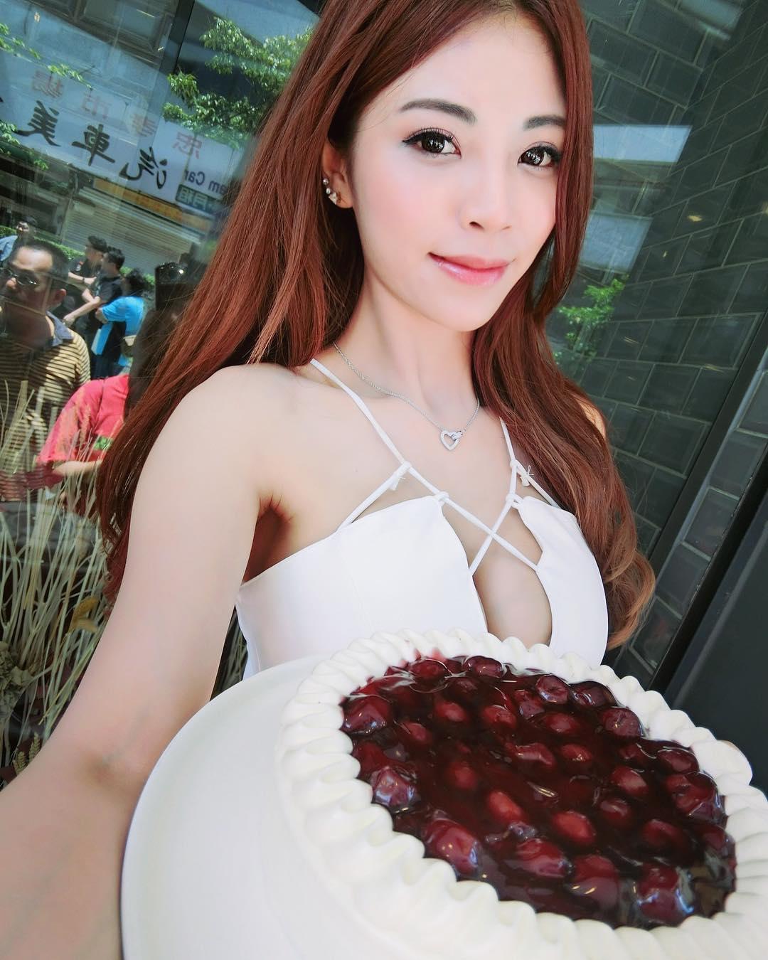 莉亚(Angel Liya)- 性感跑趴Hold全场魅力横扫福利满档