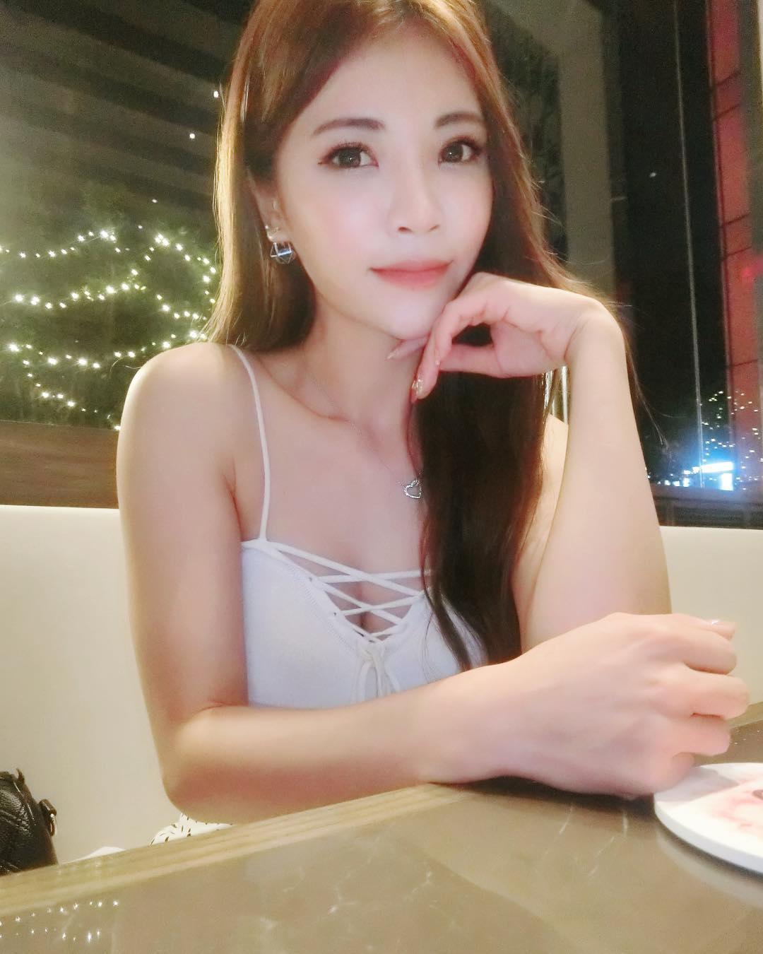 莉亚(Angel Liya)- 性感跑趴Hold全场魅力横扫福利满档