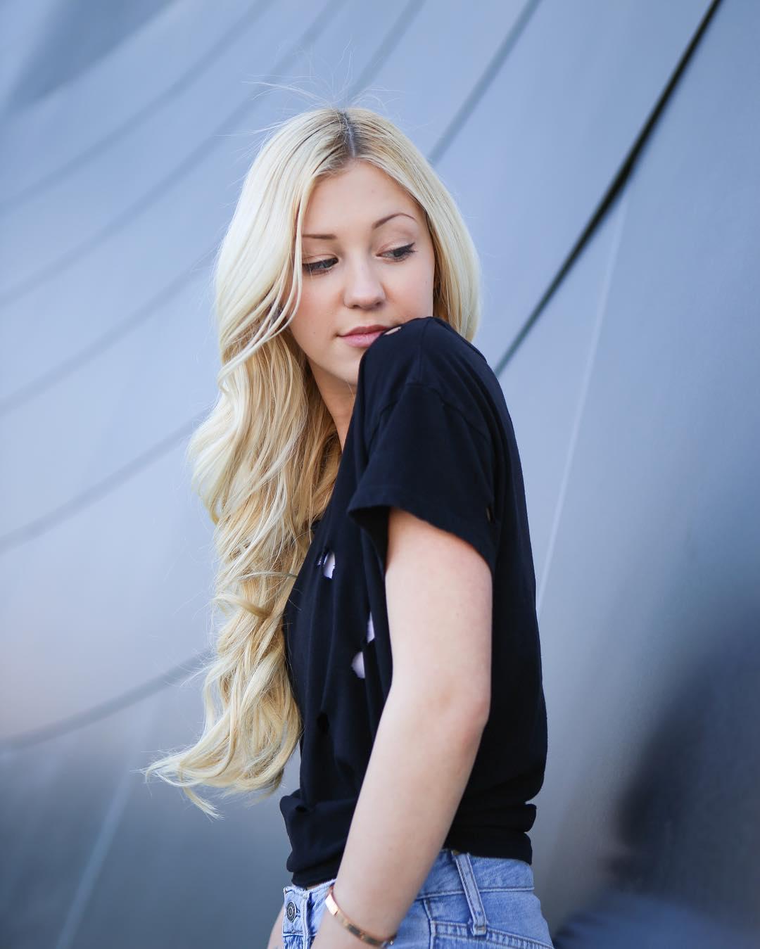 Ava Sambora- 甜美可爱的清新正妹