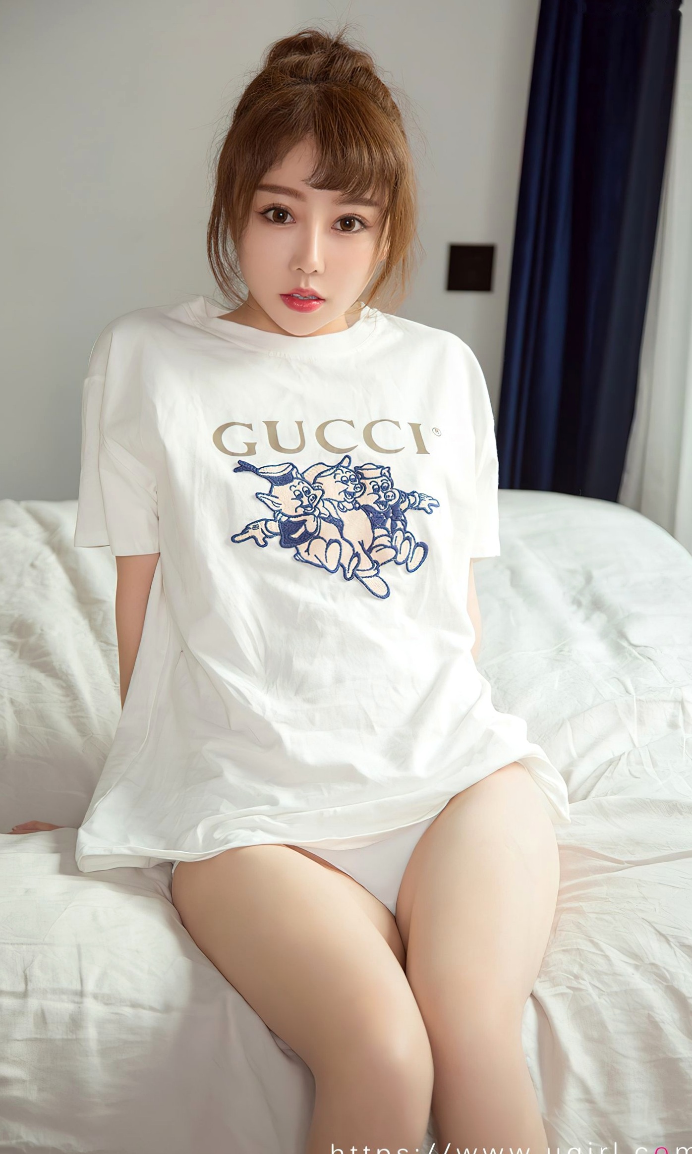 UGirlsApp尤果圈爱尤物-2613-夏瑶-《安静而美好》居家私房写真,白嫩肌肤纯欲诱惑,无圣光大尺度绝美呈现