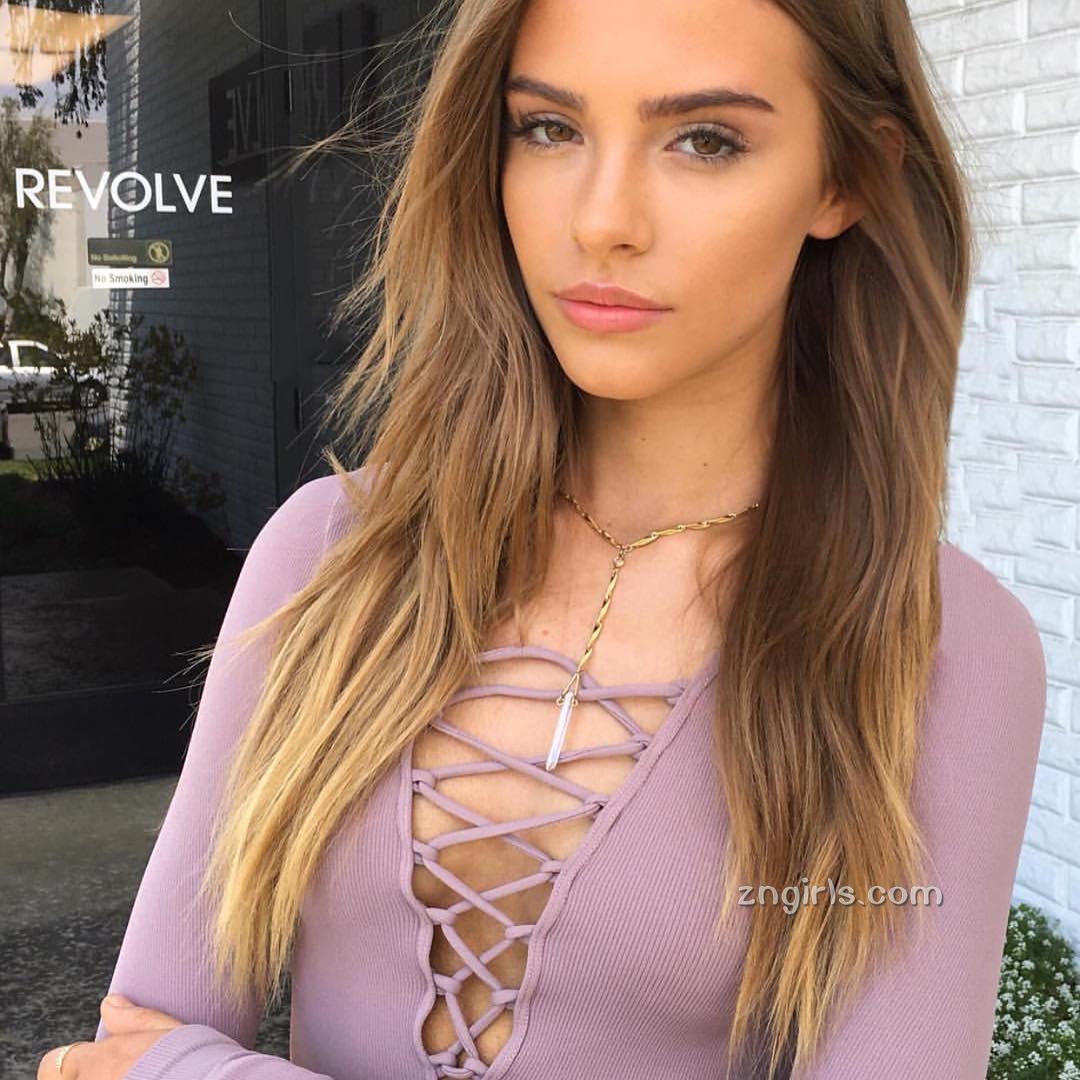 Bridget Satterlee- 马背上长大的精英模特儿