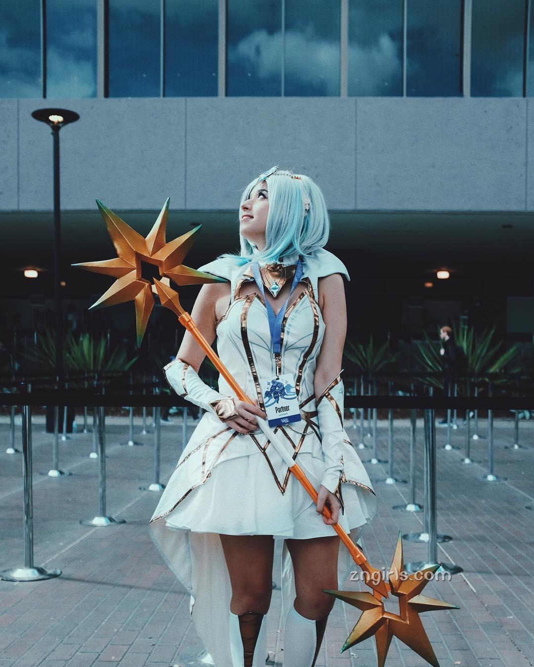 Pokimane- 北美LOL超人气美女主播私房照