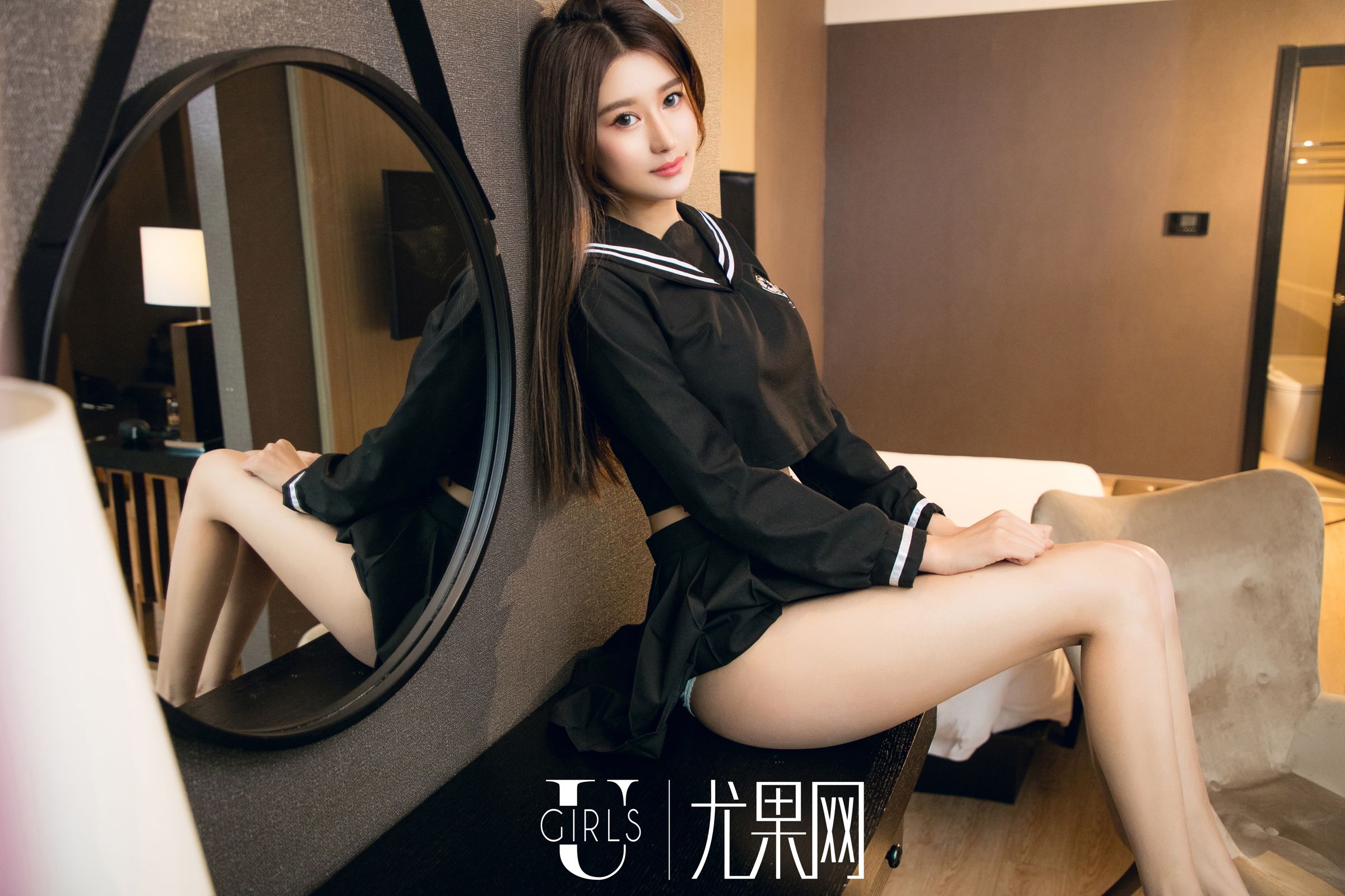 日系美女欣怡 黑色制服蝴蝶丝