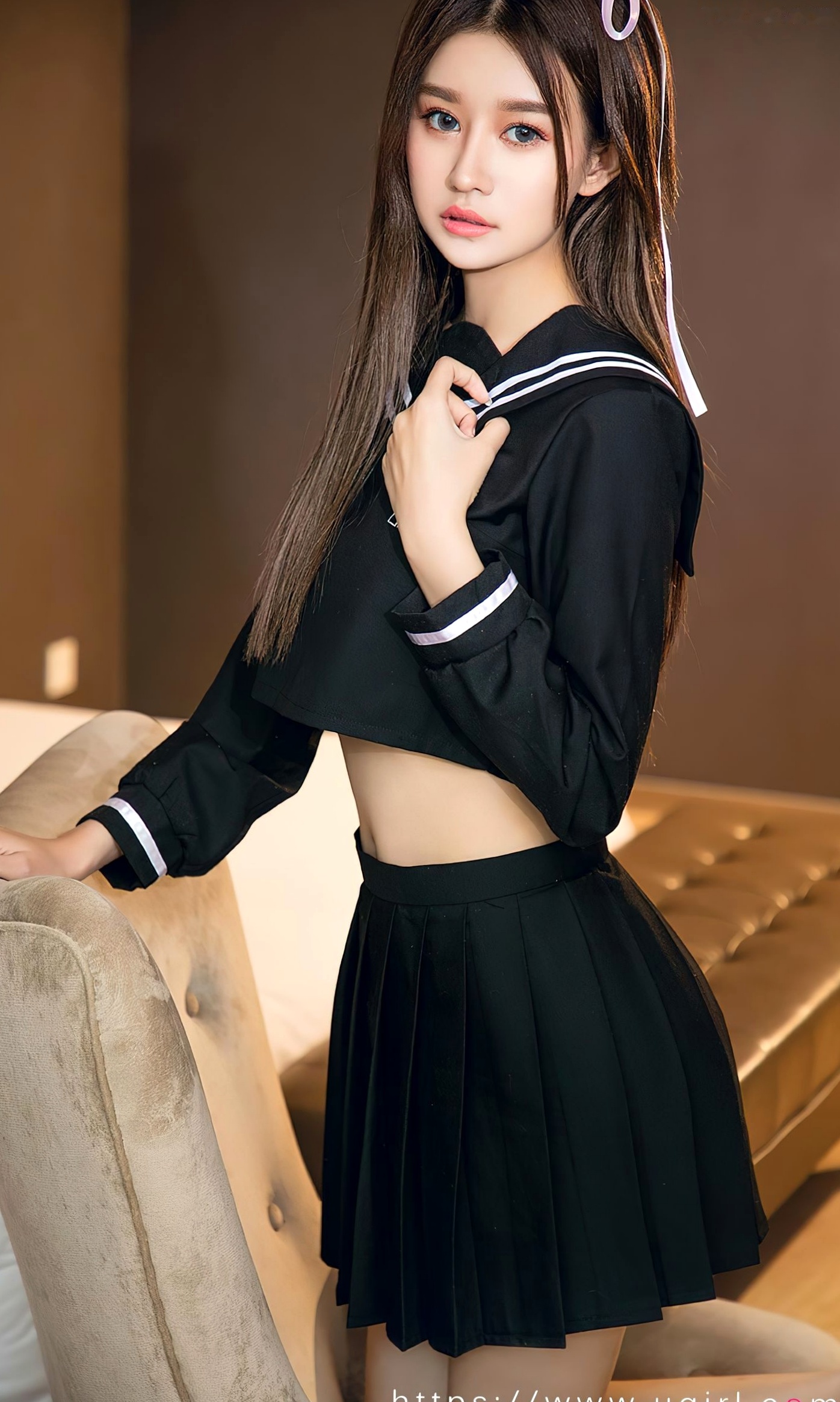 UGirlsApp尤果圈爱尤物-2627-欣怡-《乐声与野火》性感黑色JK露腰制服私房写真