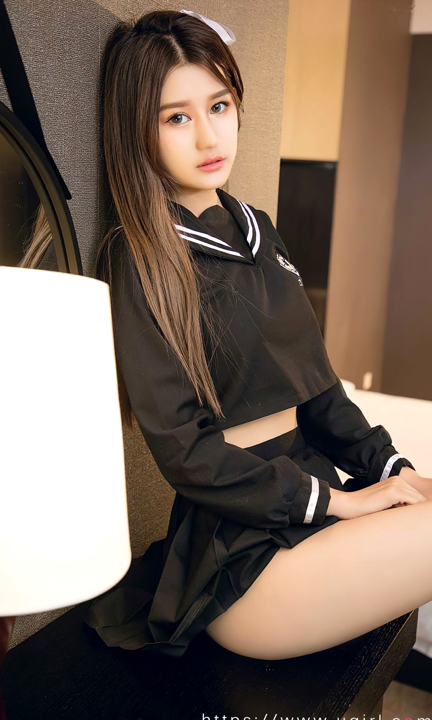 UGirlsApp尤果圈爱尤物-2627-欣怡-《乐声与野火》性感黑色JK露腰制服私房写真