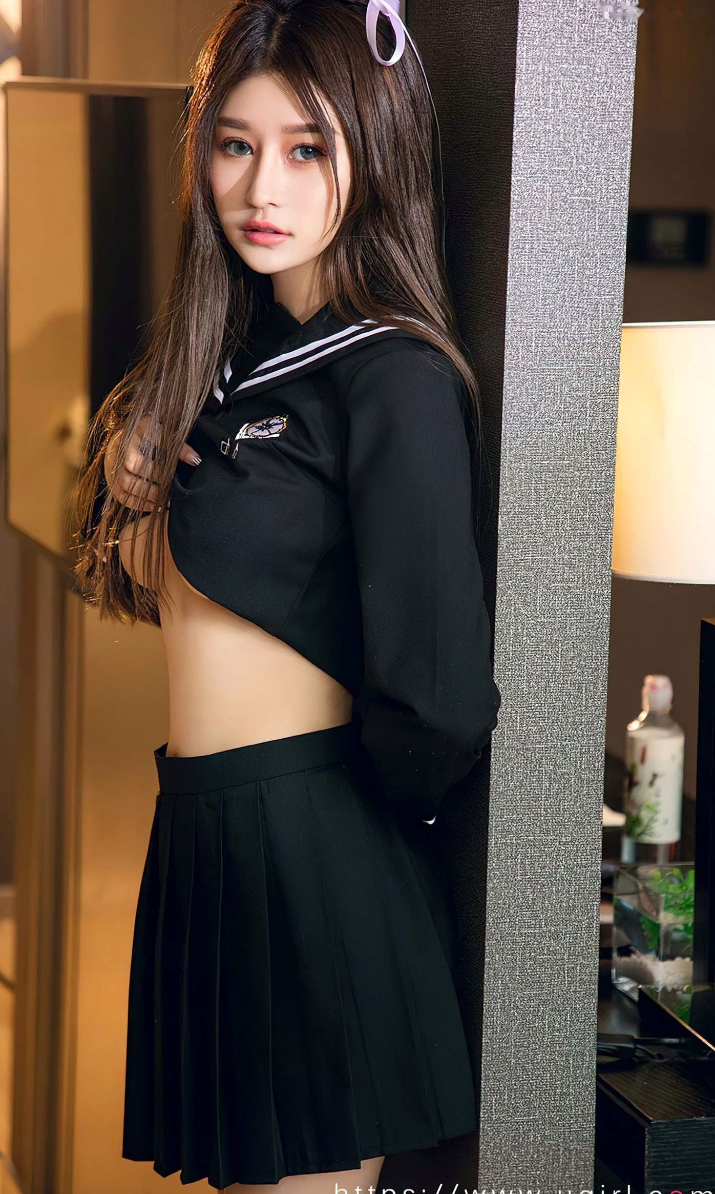 UGirlsApp尤果圈爱尤物-2627-欣怡-《乐声与野火》性感黑色JK露腰制服私房写真