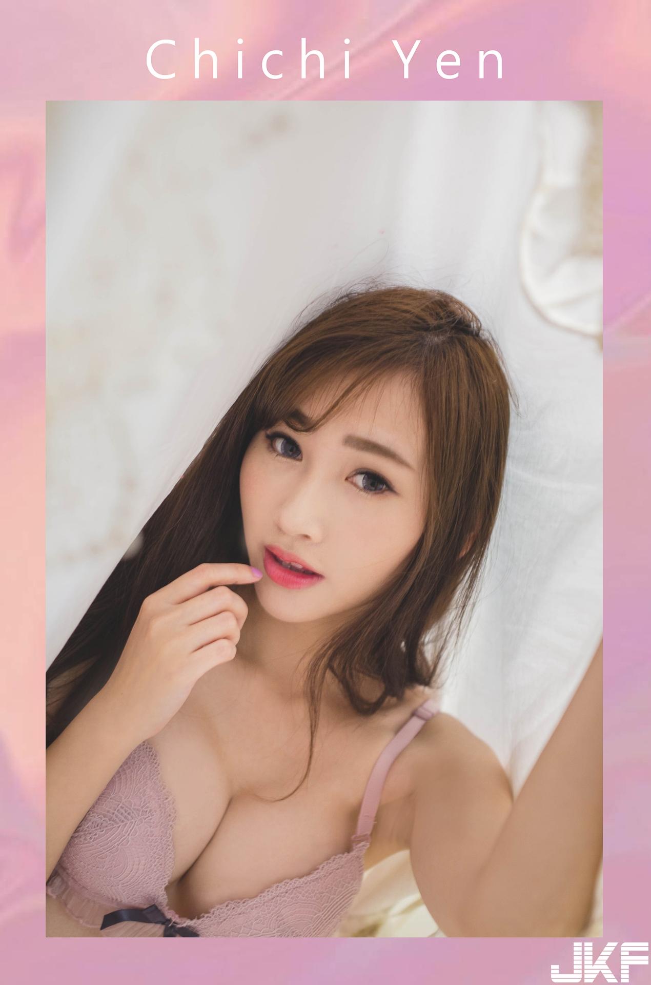 从女性角度呈现的美 白皙女神「严琪琪」的优雅性感!
