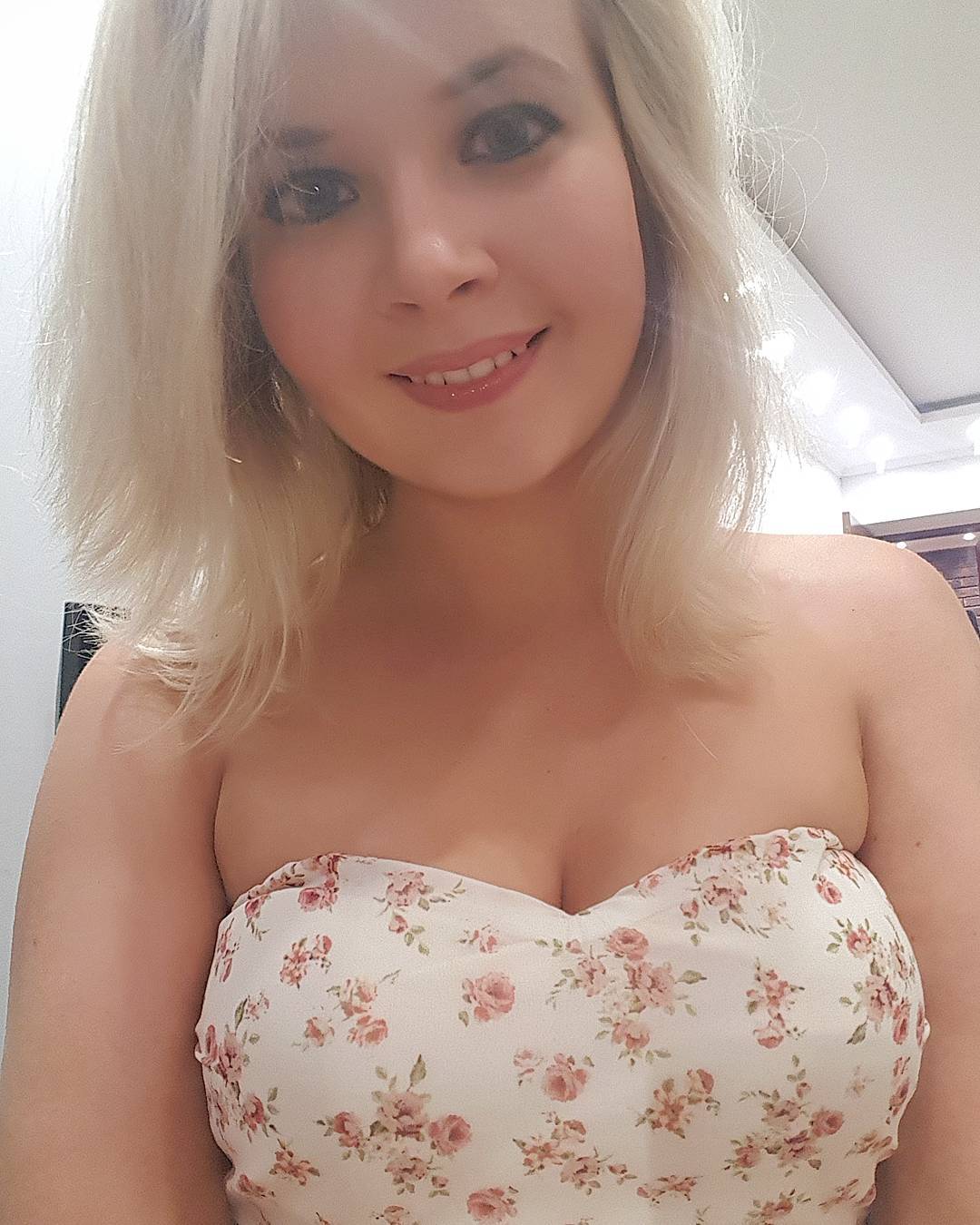 Valeriya Asmr- 喜欢玩牛奶的小姐姐